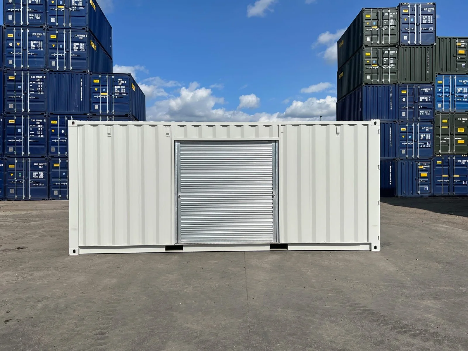 20ft Custom Shipping Container – Roller Shutter RAL 7035 - Image 4