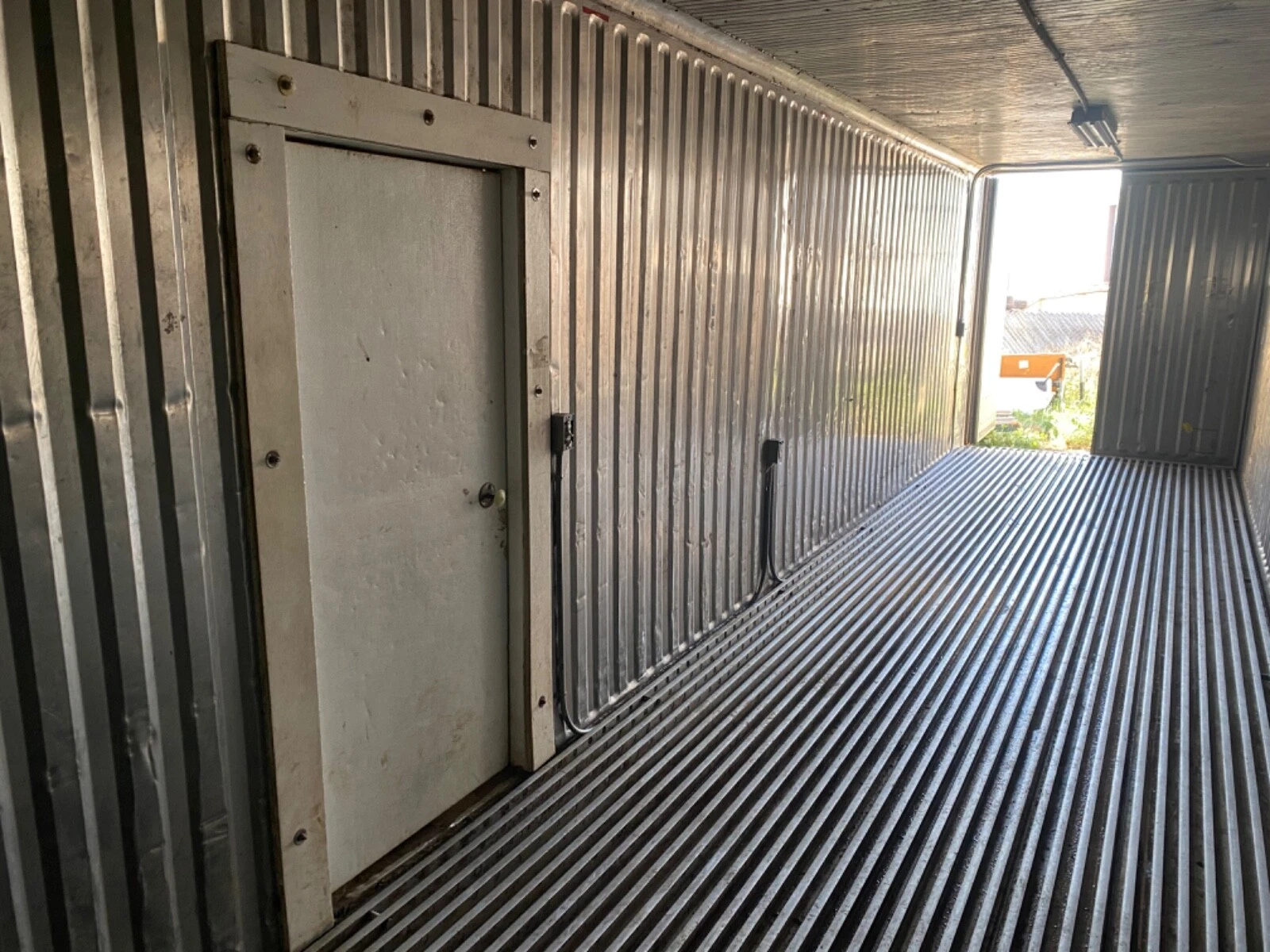 40ft Refrigerated Shipping Container With Custom Side Door Access - Image 7