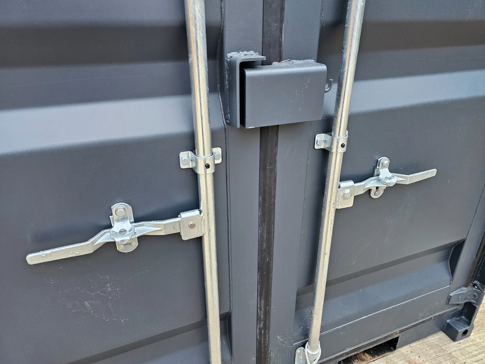 8ft Shipping Container Site Safe Lock Up Box Toolbox - Image 10