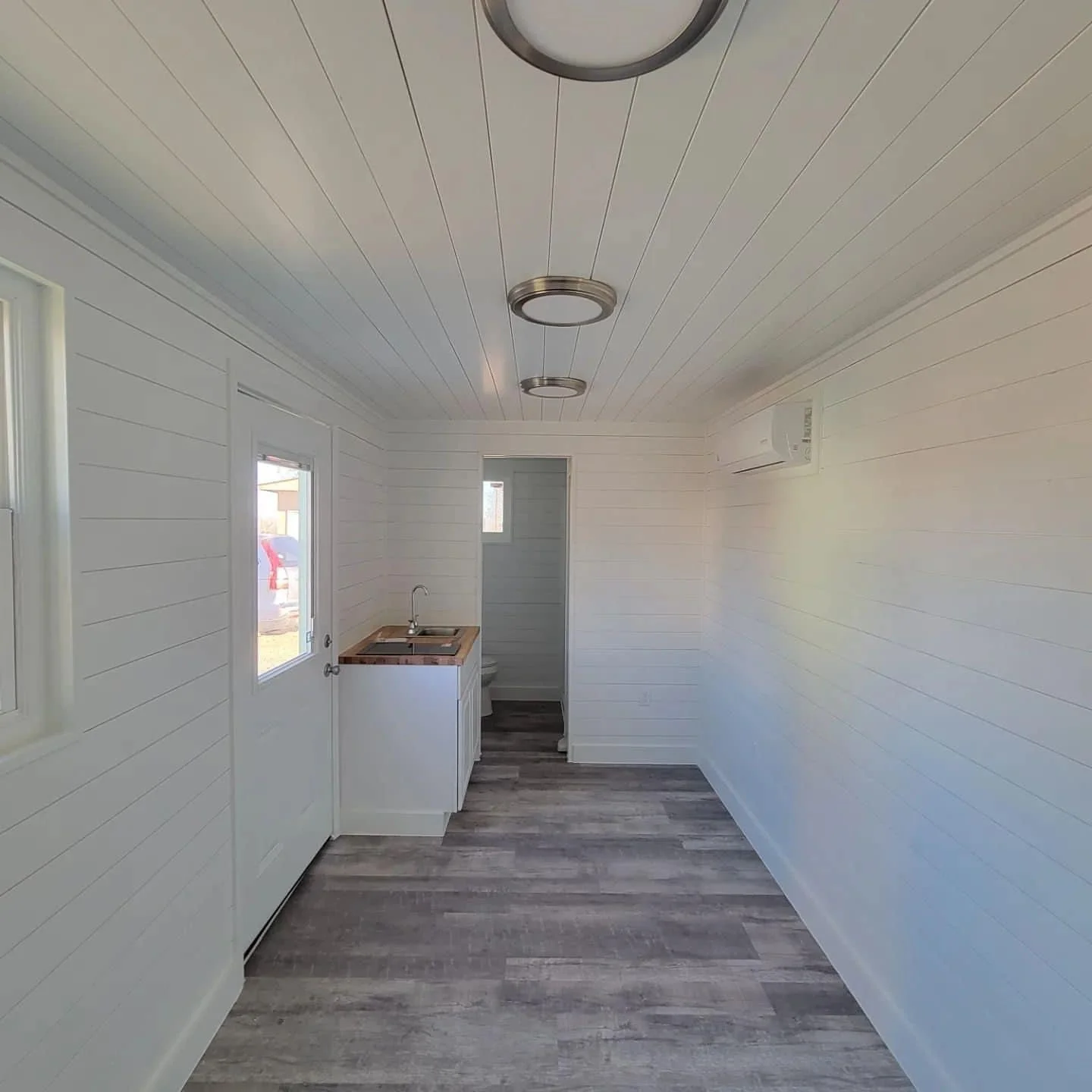 Custom 20ft Shipping Container House for Sale - Image 4